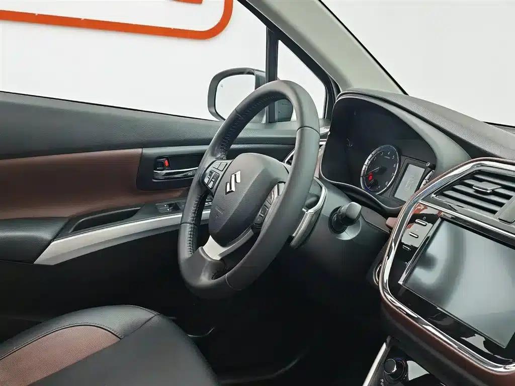 Xiaotu 2017 1.6L CVT 2WD Urban Progressive Edition — миниатюра 22
