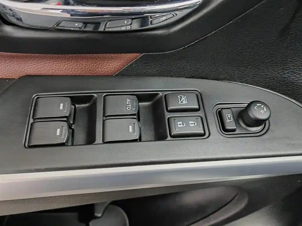 Xiaotu 2017 1.6L CVT 2WD Urban Progressive Edition — миниатюра 9