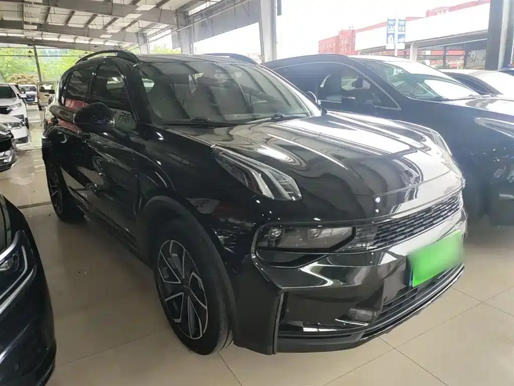 Lynk & Co 01 EM-P 2023 Model 1.5TD EM-P PM — миниатюра 4