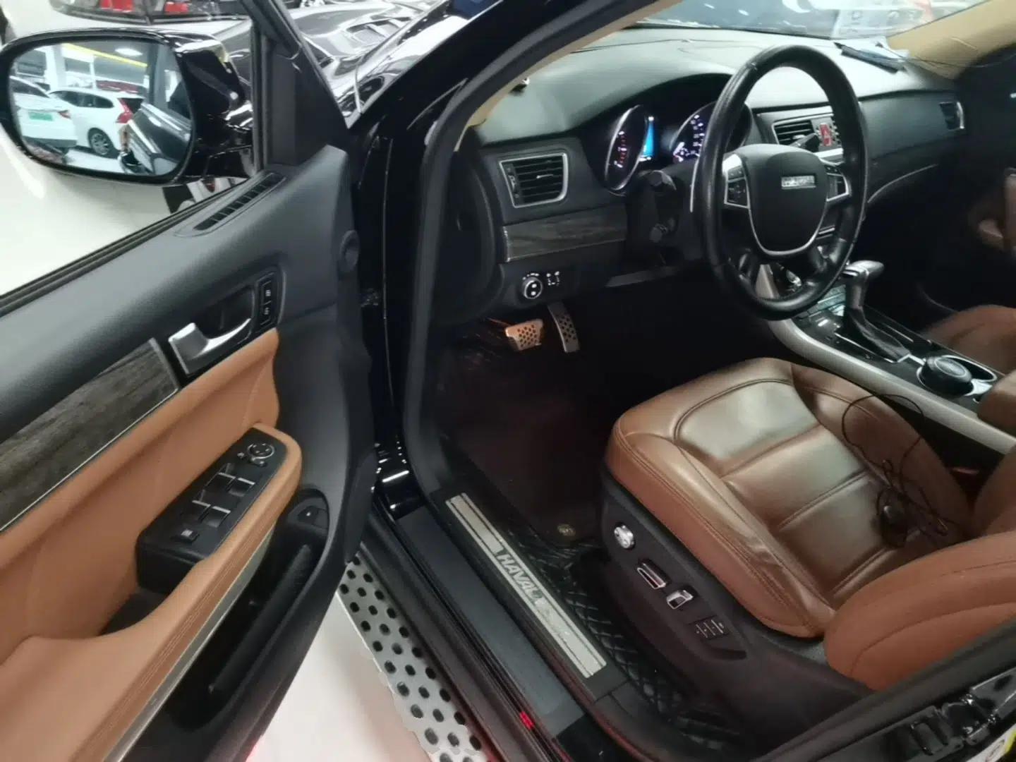 Haval H8 2015 2.0T Two-Wheel Drive Comfort Version — миниатюра 19