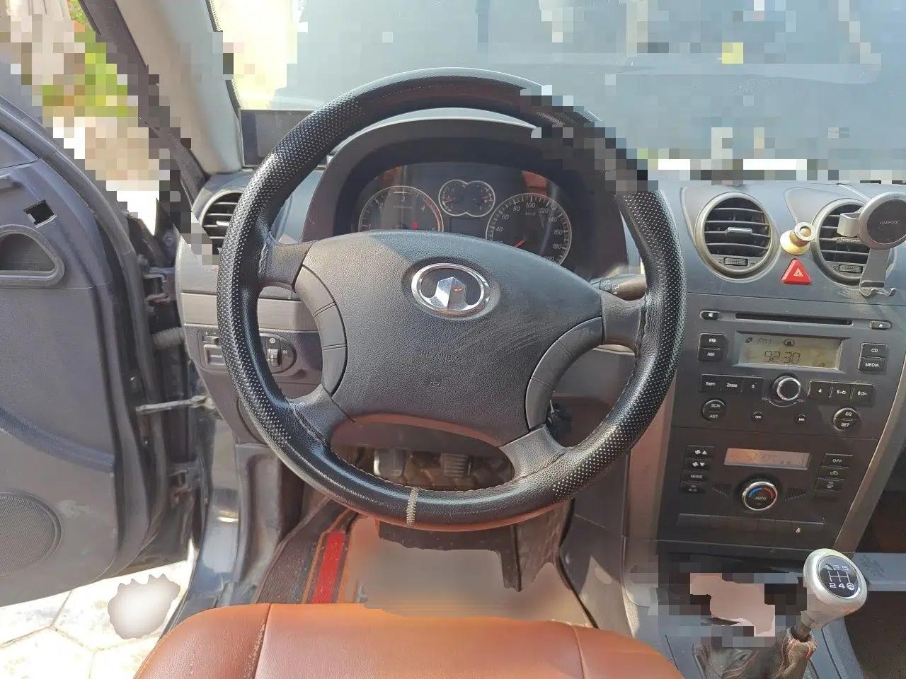 Haval H3 2010 Leading Edition 2.5 TCI Two-Wheel Drive Comfort Model — миниатюра 11