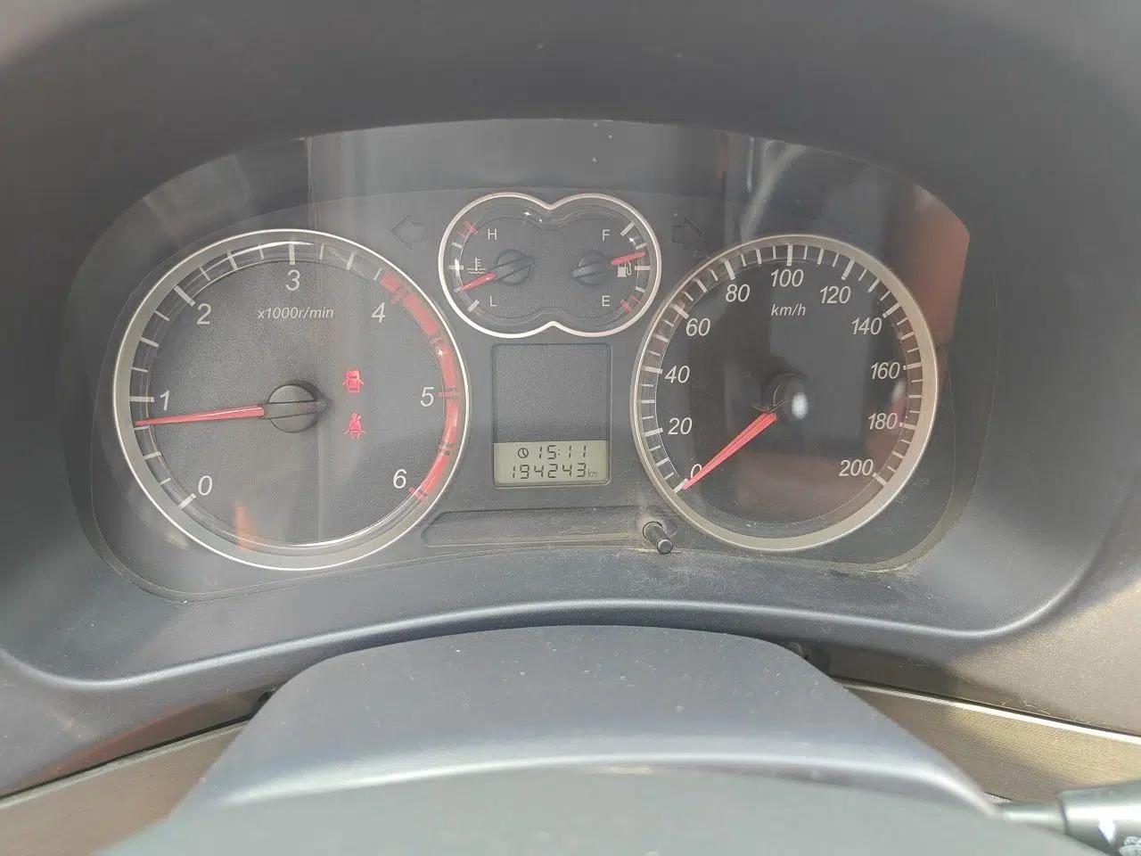 Haval H3 2010 Leading Edition 2.5 TCI Two-Wheel Drive Comfort Model — миниатюра 12