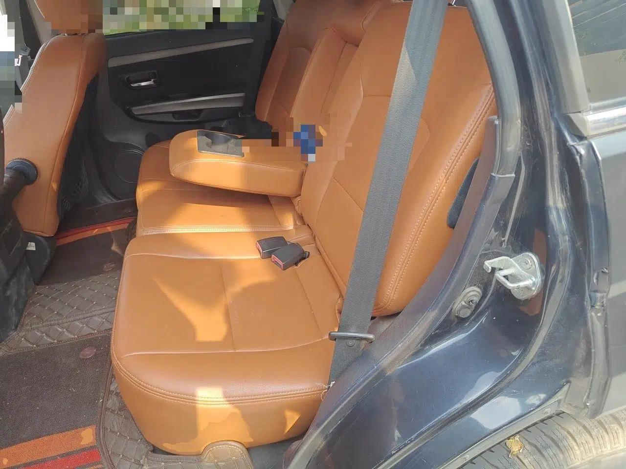 Haval H3 2010 Leading Edition 2.5 TCI Two-Wheel Drive Comfort Model — миниатюра 18