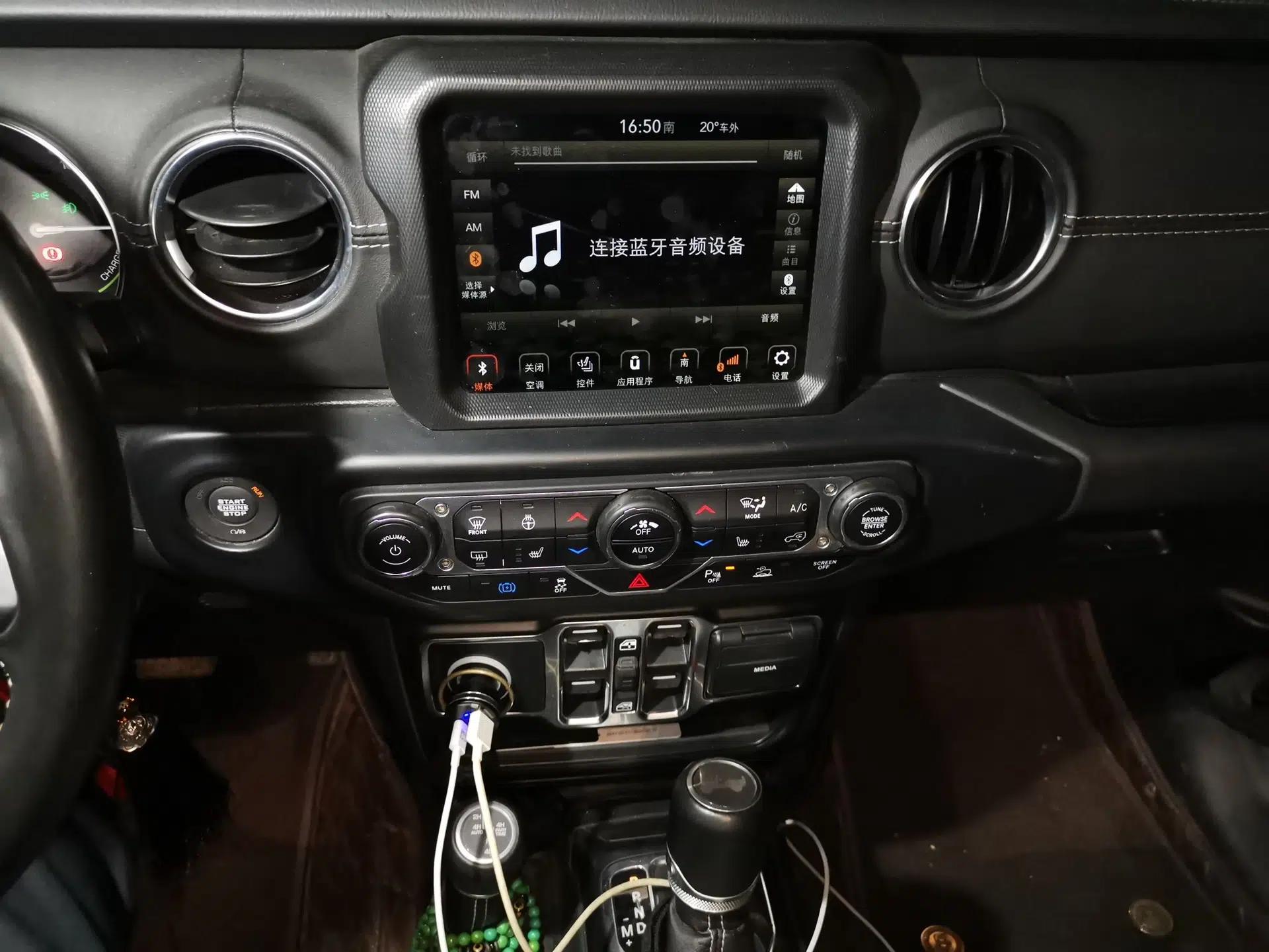 Jeep Wrangler New Energy 2021 Four-Door 2.0T 4xe Sahara — миниатюра 14
