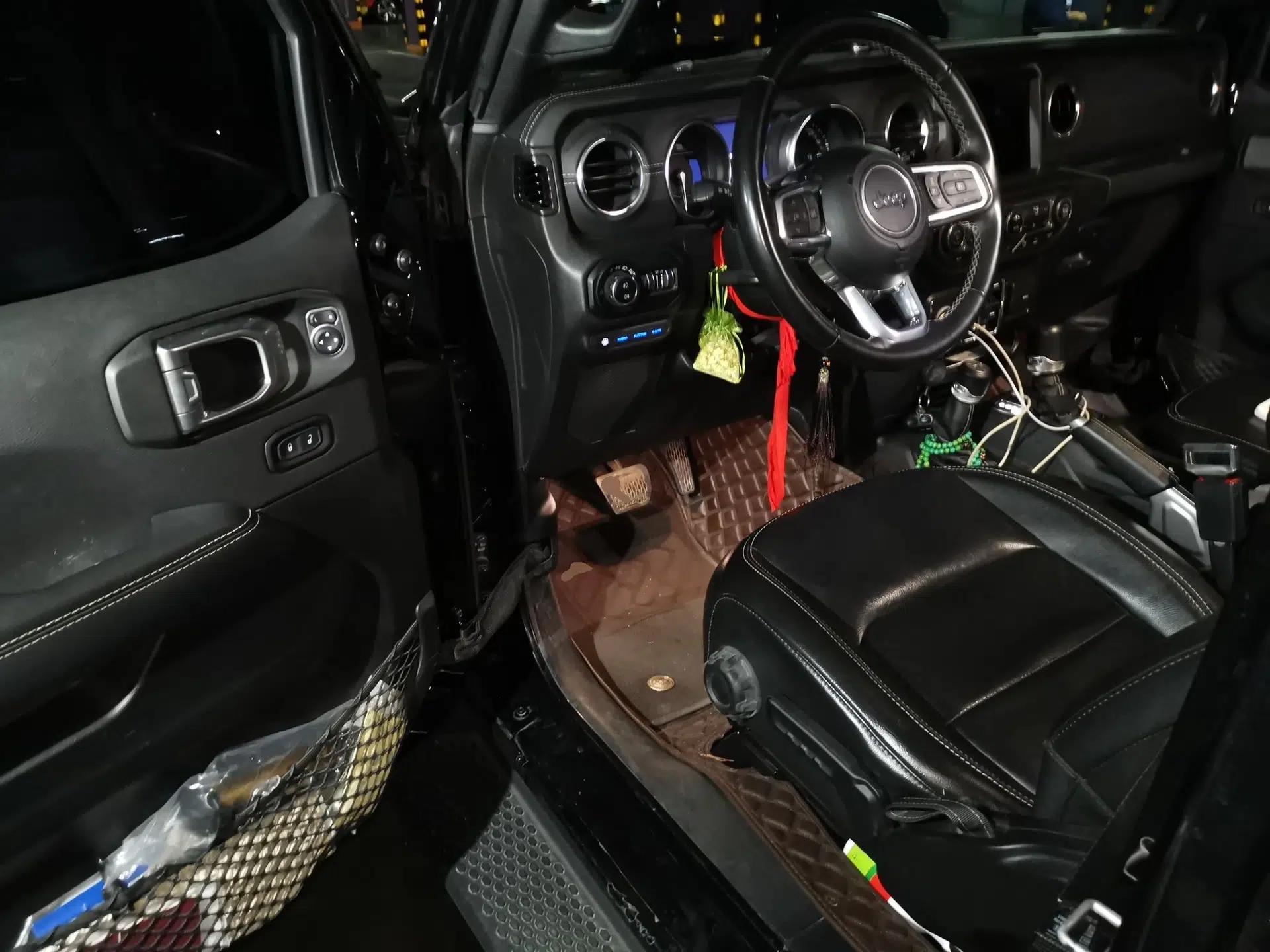 Jeep Wrangler New Energy 2021 Four-Door 2.0T 4xe Sahara — миниатюра 17