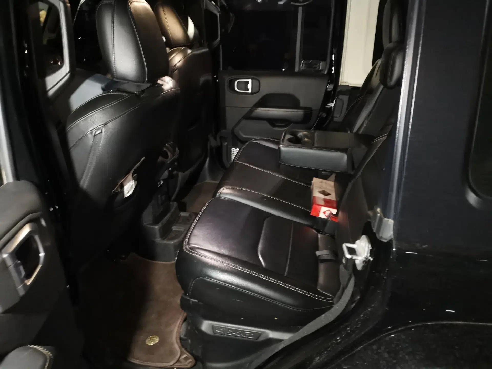 Jeep Wrangler New Energy 2021 Four-Door 2.0T 4xe Sahara — миниатюра 18
