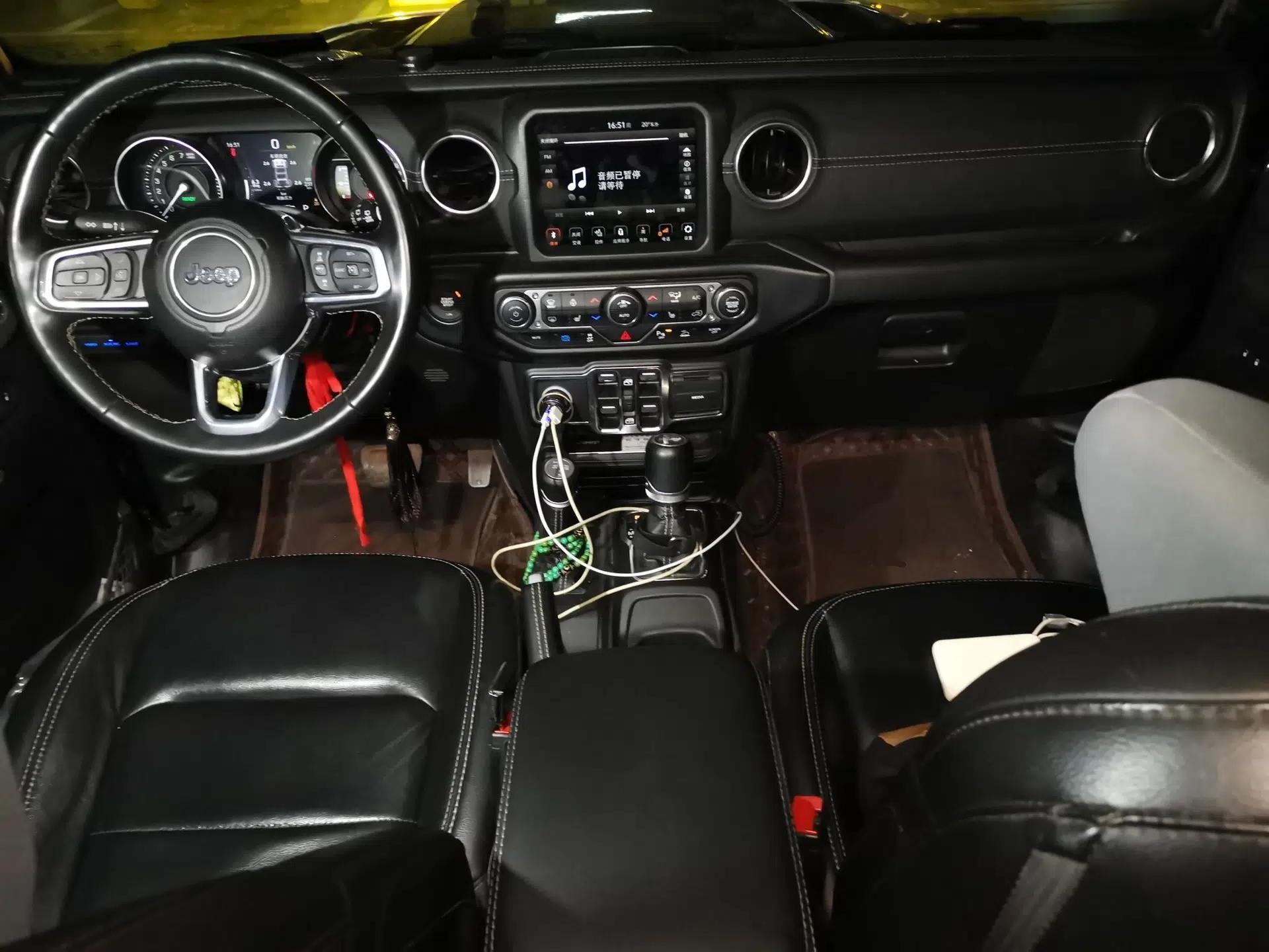 Jeep Wrangler New Energy 2021 Four-Door 2.0T 4xe Sahara — миниатюра 10