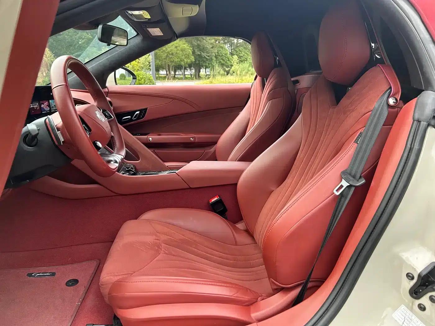 MG Cyberster 2024 520km Legendary 4WD Red Top Edition — миниатюра 13