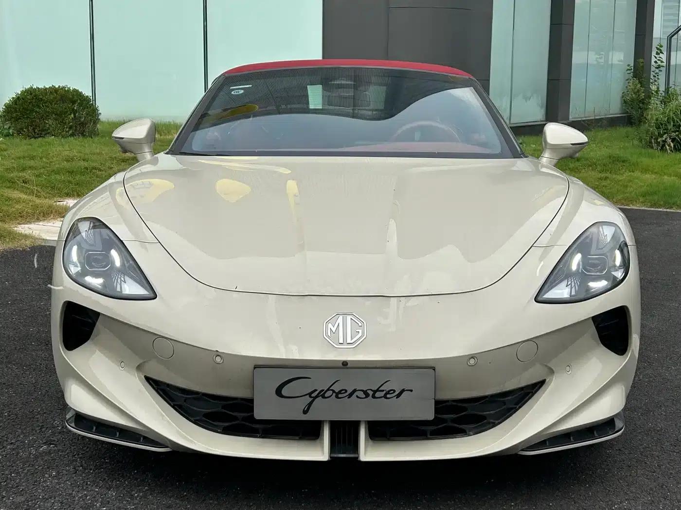 MG Cyberster 2024 520km Legendary 4WD Red Top Edition — миниатюра 15