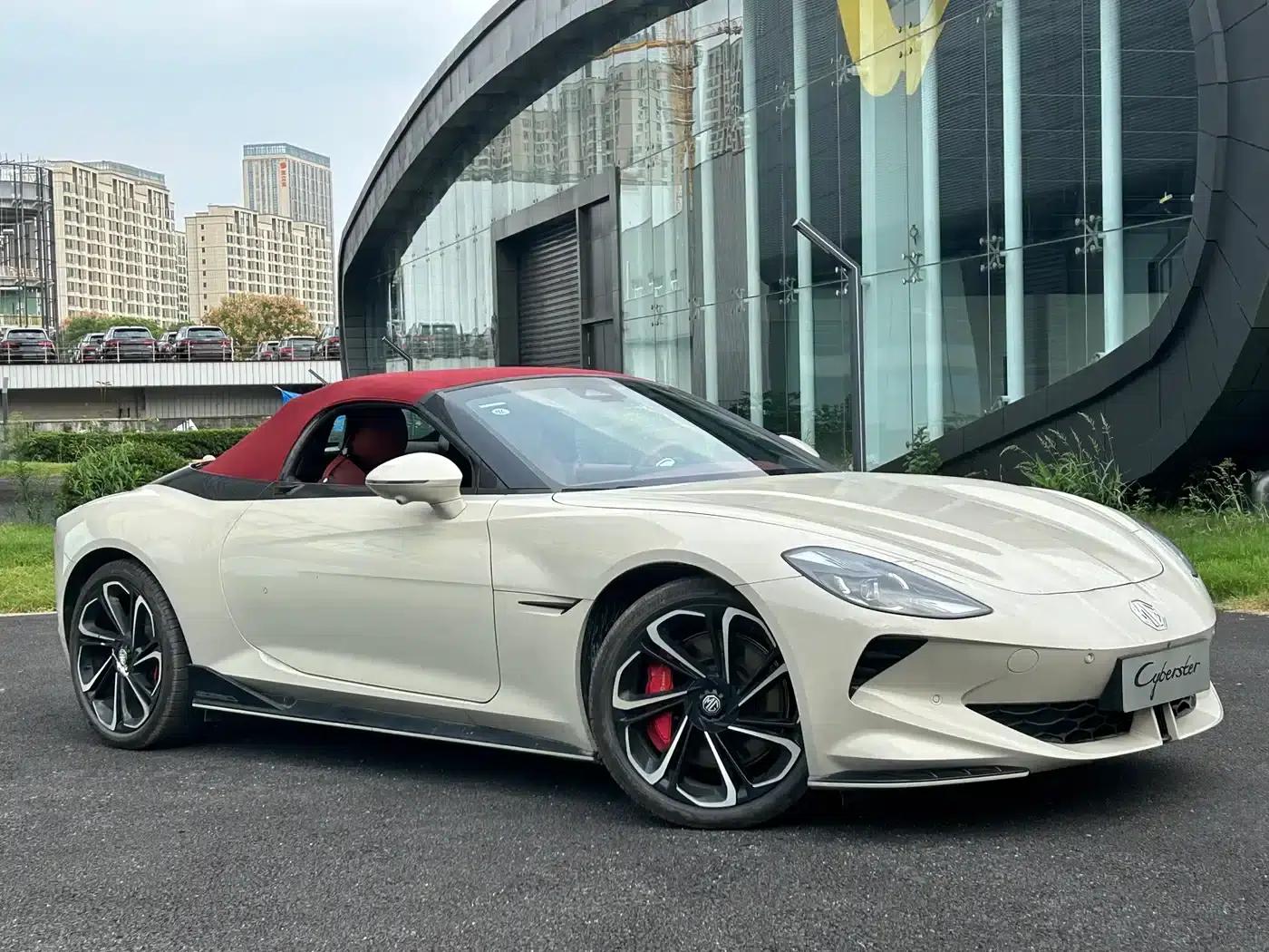 MG Cyberster 2024 520km Legendary 4WD Red Top Edition — миниатюра 20