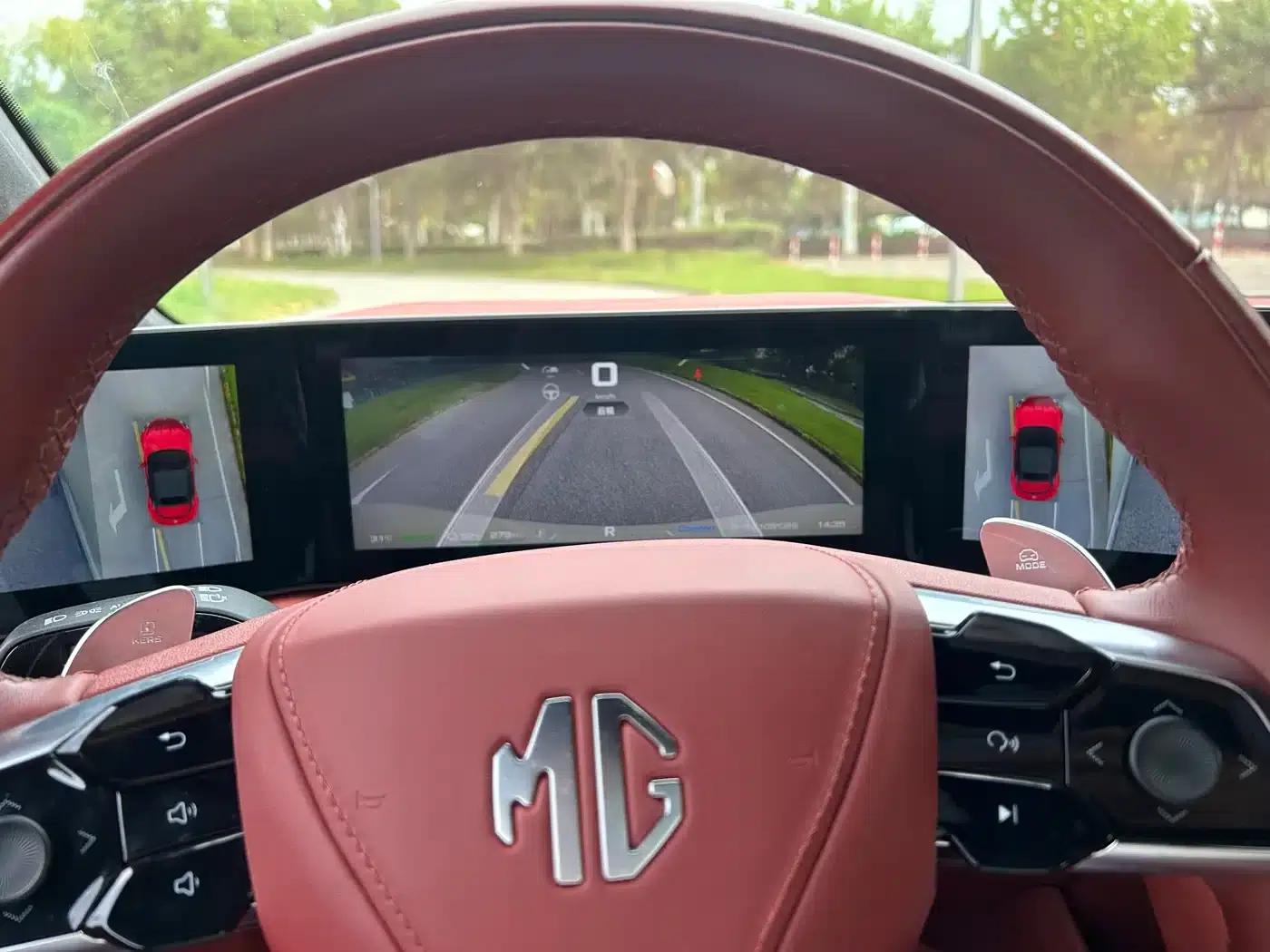 MG Cyberster 2024 520km Legendary 4WD Red Top Edition — миниатюра 23