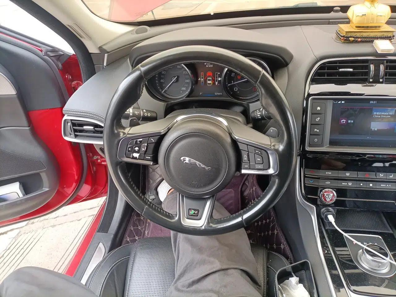 Jaguar XE 2015 2.0T 200 PS R-Sport — миниатюра 11