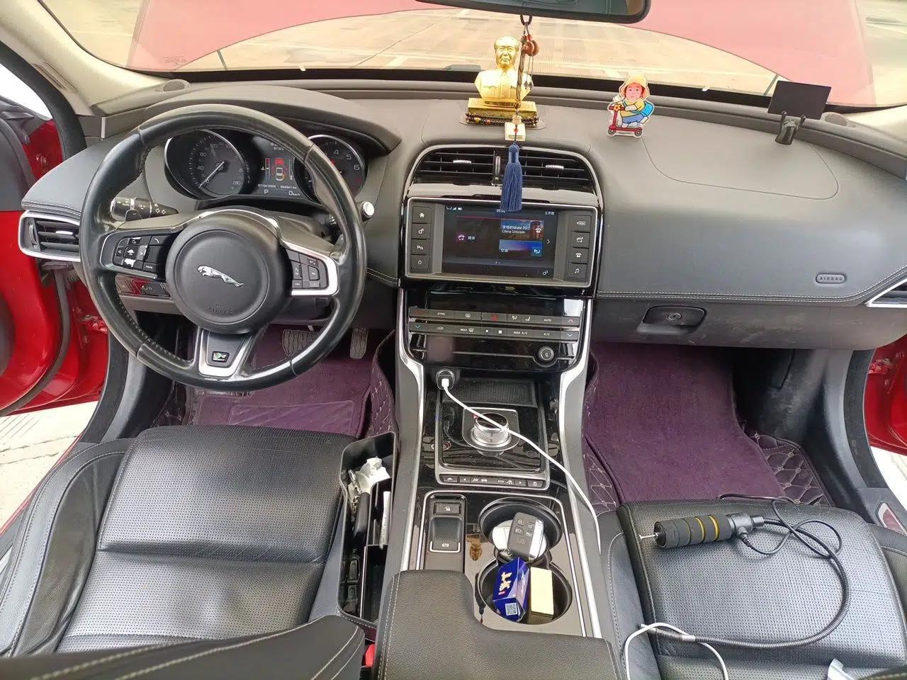 Jaguar XE 2015 2.0T 200 PS R-Sport — миниатюра 10