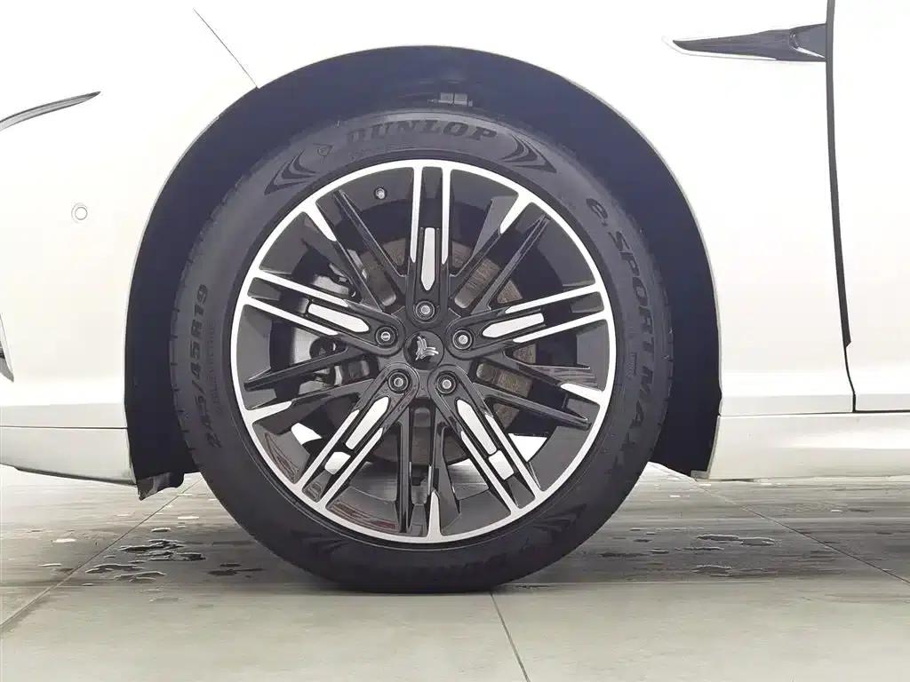 Nezha S 2022 Range Extended Version 1160km Rear-Wheel Drive Small Version — миниатюра 17