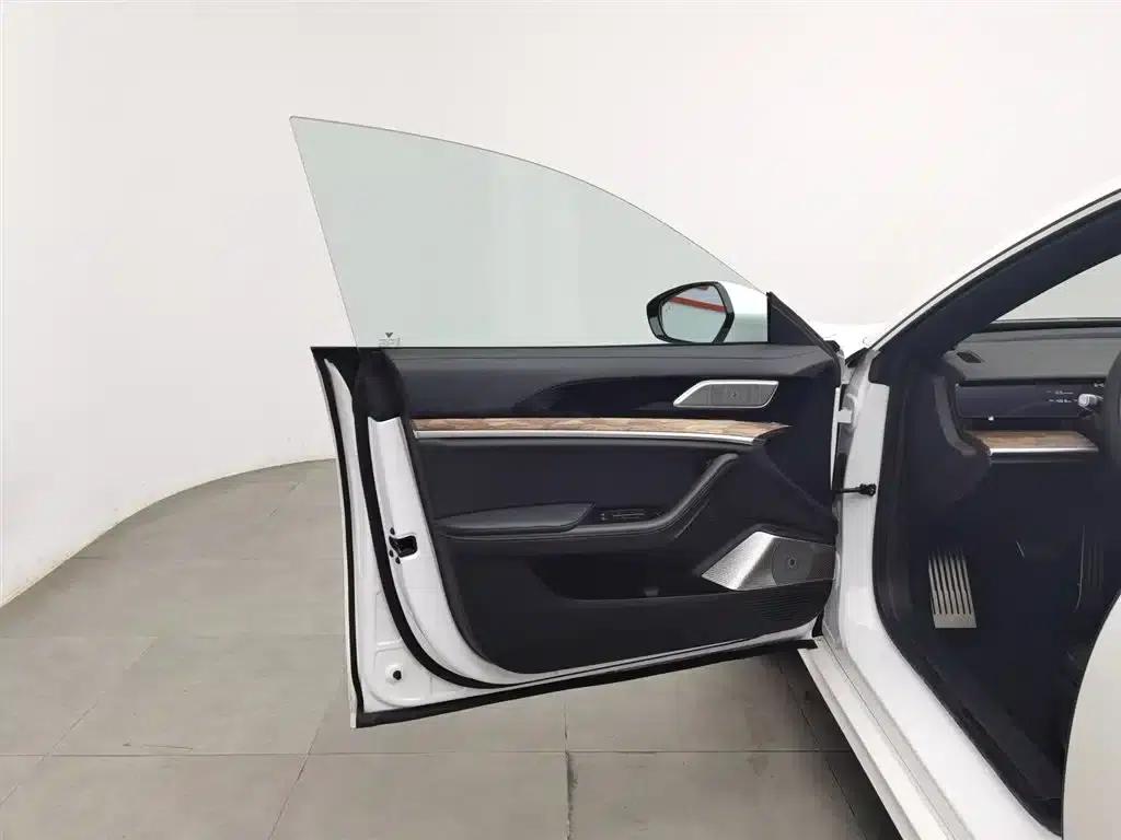 Nezha S 2022 Range Extended Version 1160km Rear-Wheel Drive Small Version — миниатюра 8