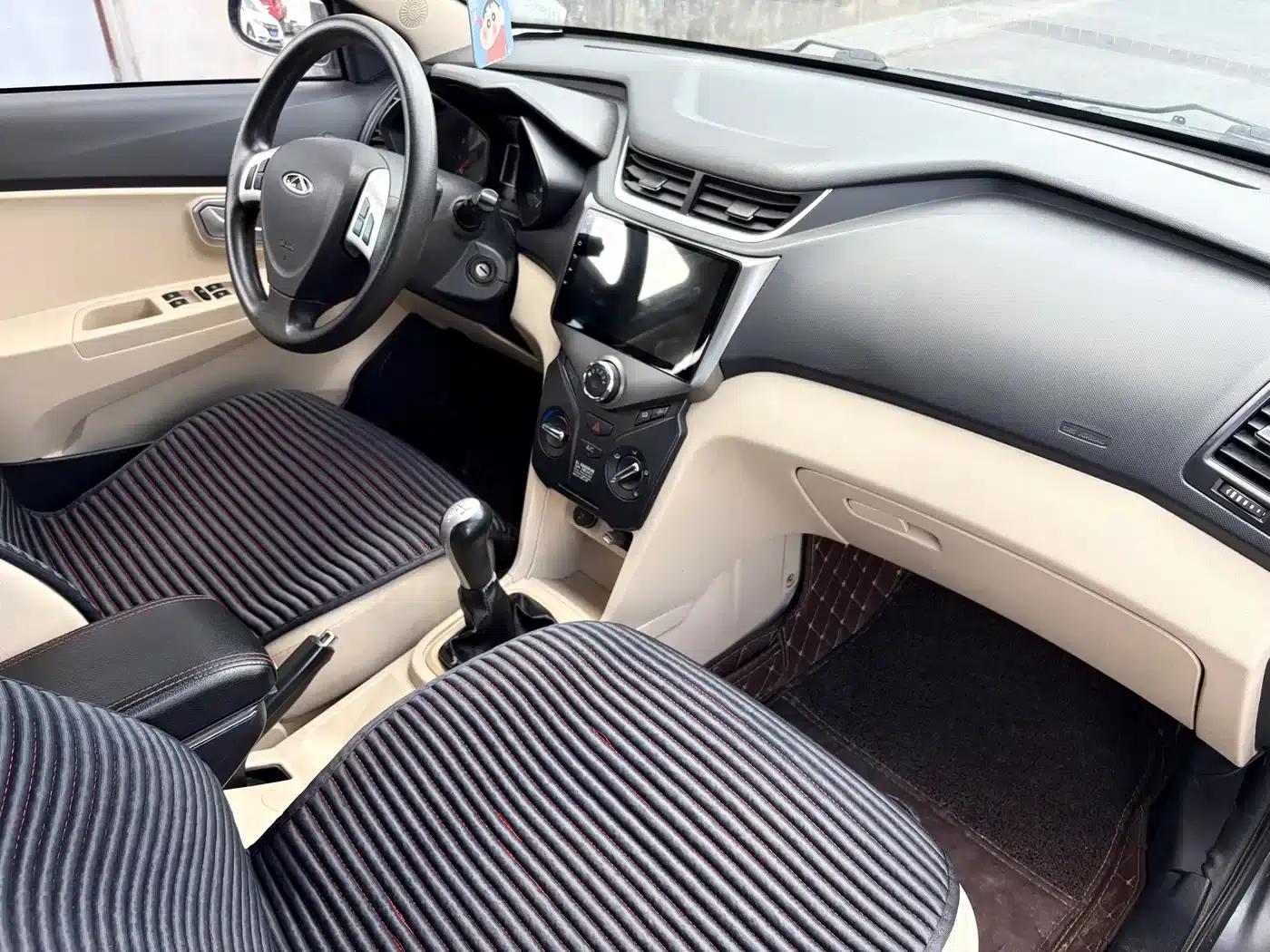 Fengyun 2 2015 1.5L Manual Elite Edition — миниатюра 9