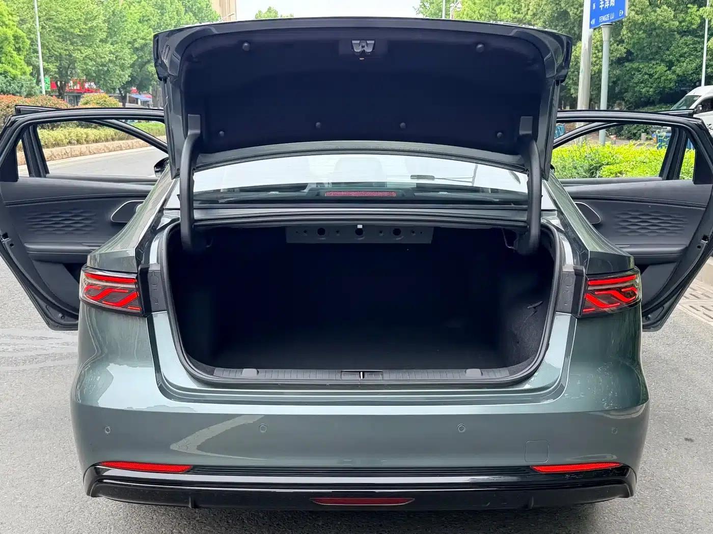Fengyun A8L 2025 1.5TGDI 145km Luxury Edition — миниатюра 16