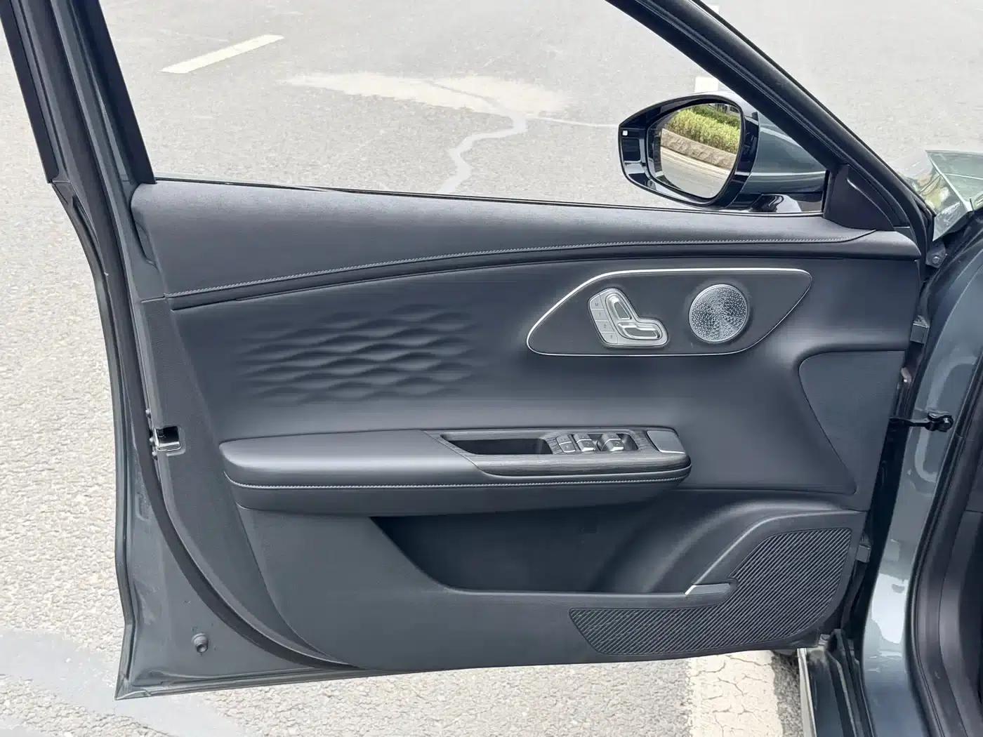 Fengyun A8L 2025 1.5TGDI 145km Luxury Edition — миниатюра 6