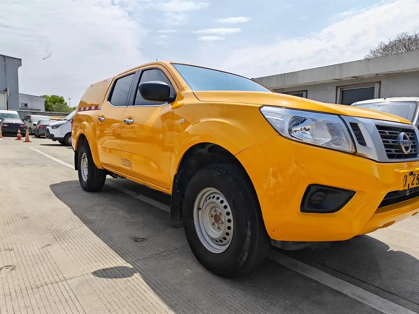 Navara 2020 Side-Opening Window Van — миниатюра 2