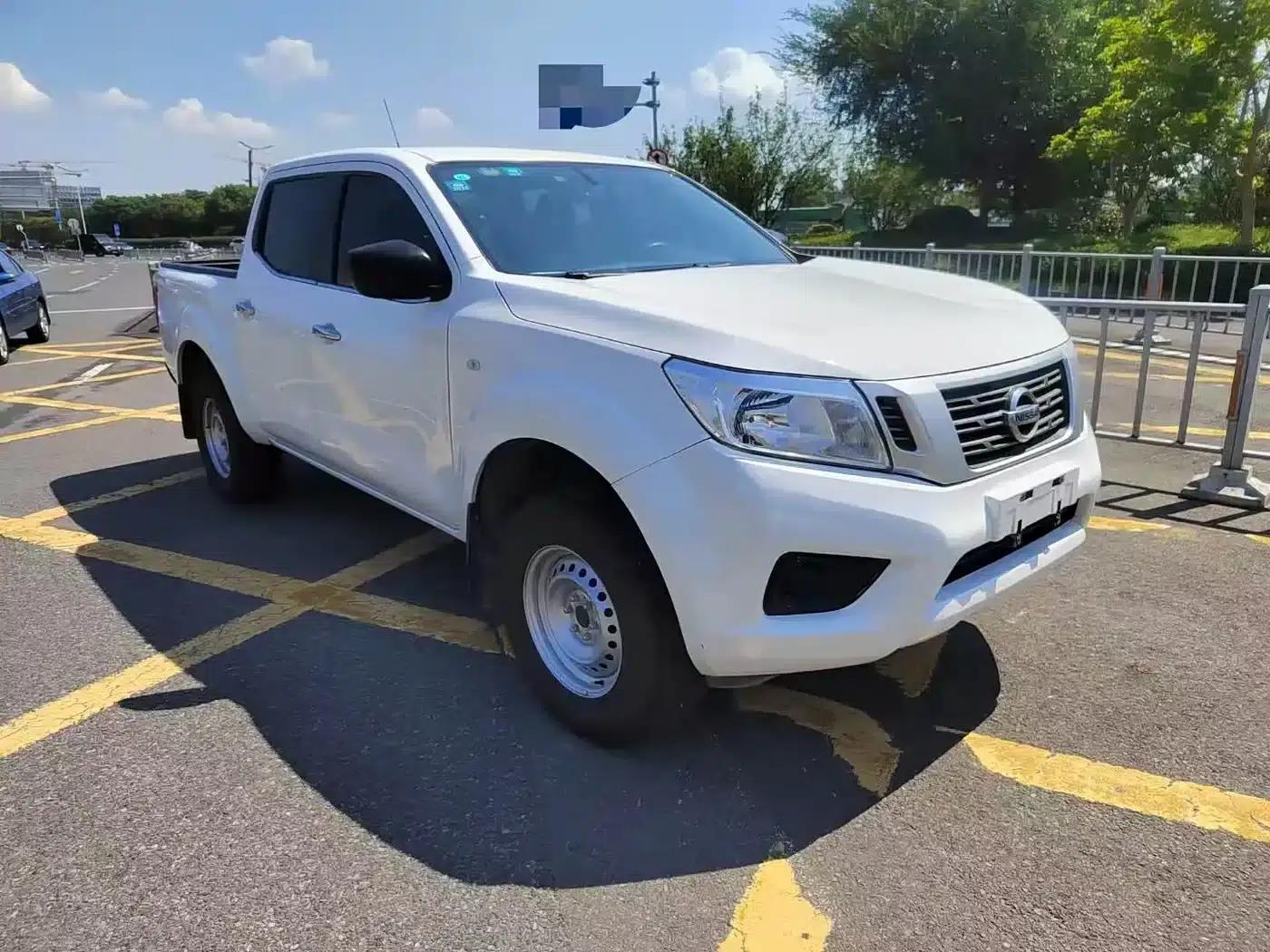 2022 Navara 2.5L Manual 2WD Premium QR25 — миниатюра 2