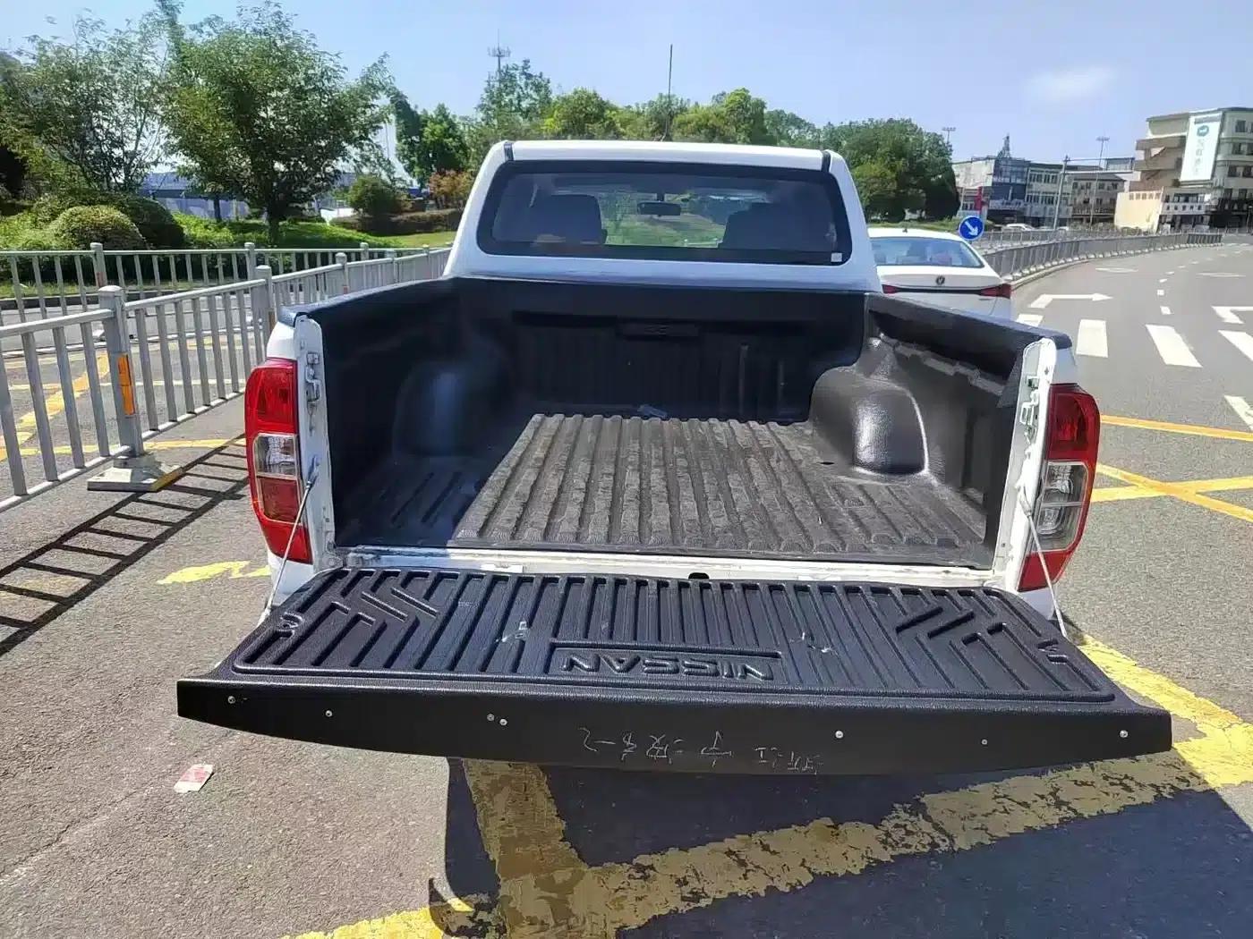 2022 Navara 2.5L Manual 2WD Premium QR25 — миниатюра 5