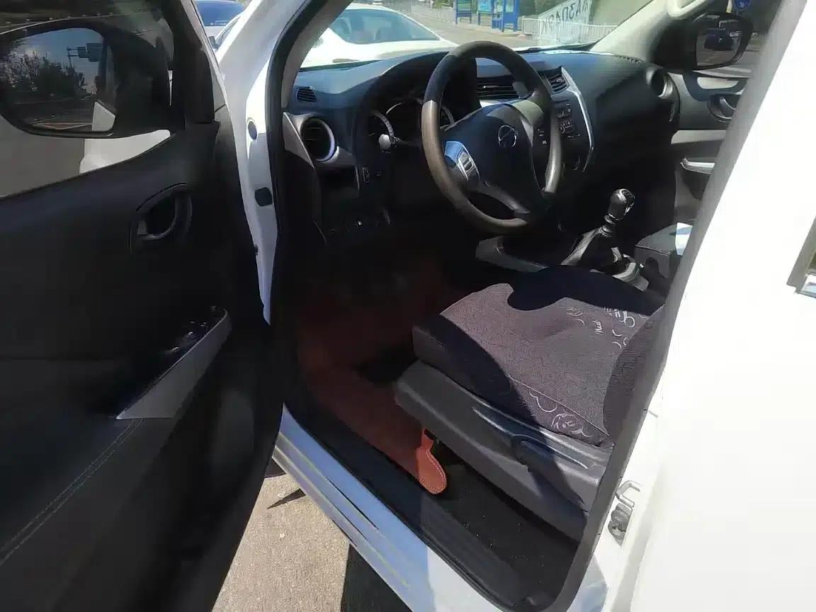2022 Navara 2.5L Manual 2WD Premium QR25 — миниатюра 6