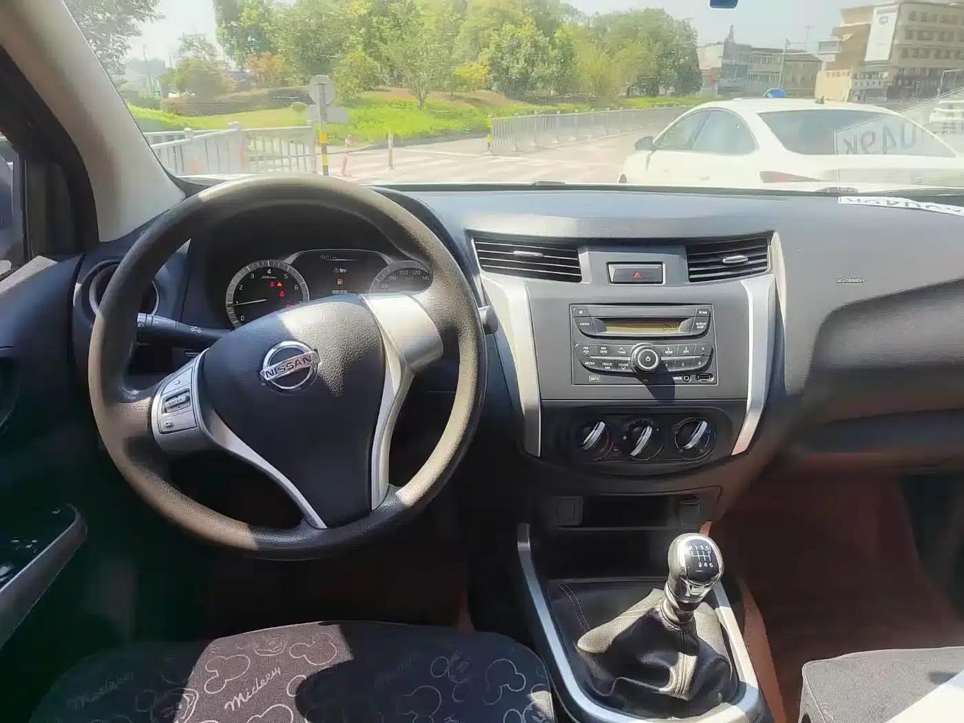2022 Navara 2.5L Manual 2WD Premium QR25 — миниатюра 7