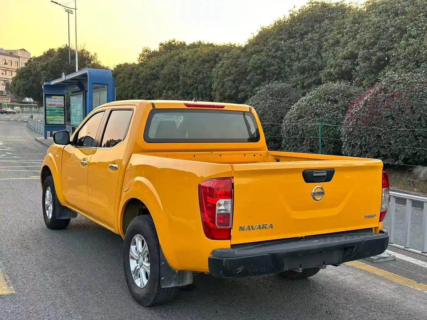 2021 Navara 2.5L Facelift Manual 2WD Premium QR25 — миниатюра 3