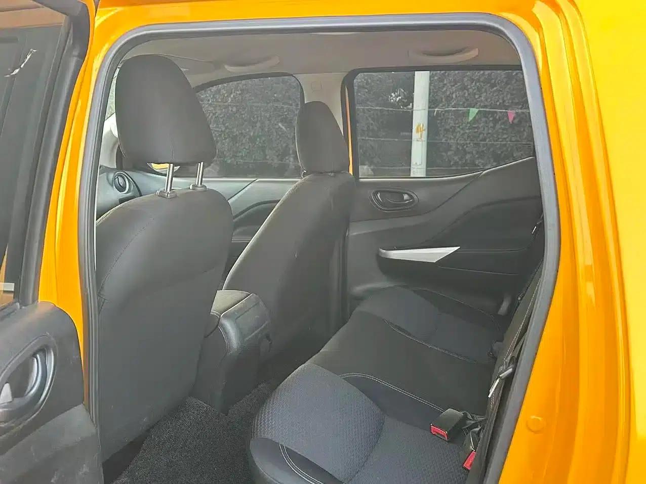 2021 Navara 2.5L Facelift Manual 2WD Premium QR25 — миниатюра 7