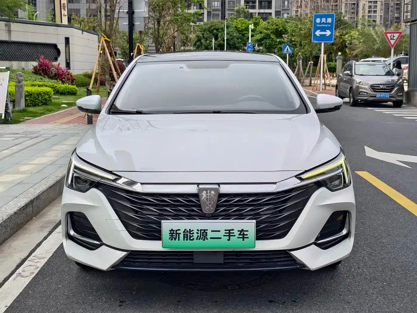 Roewe i6 MAX New Energy 2022 EV 500 Panoramic Sunroof Premium Edition — миниатюра 2