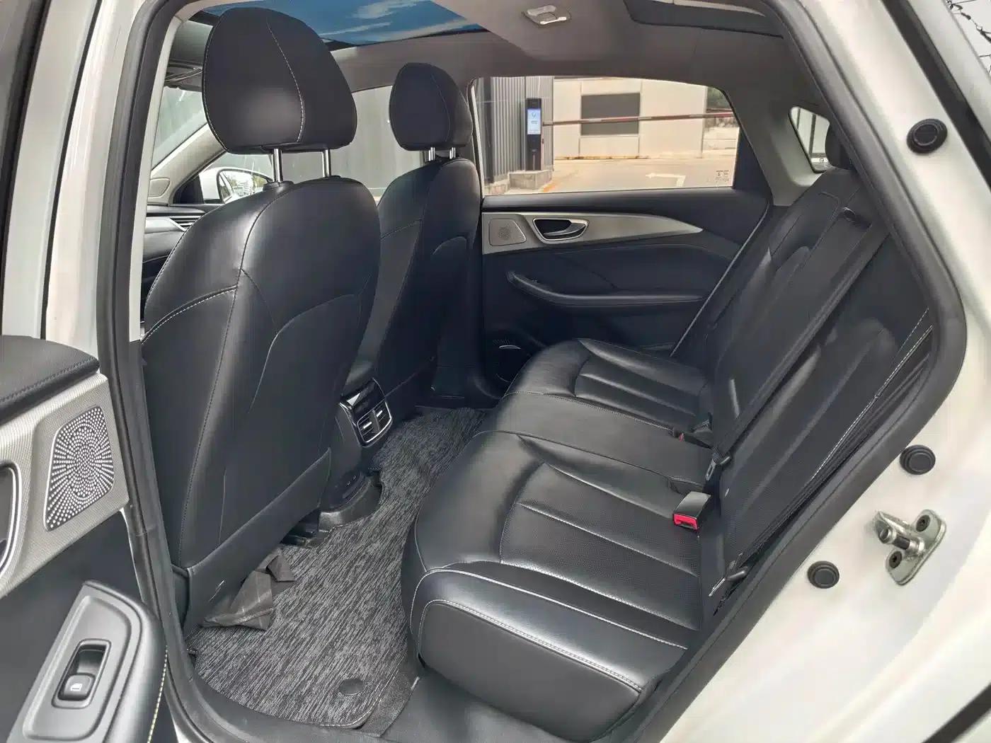 Roewe i6 MAX New Energy 2022 EV 500 Panoramic Sunroof Premium Edition — миниатюра 4