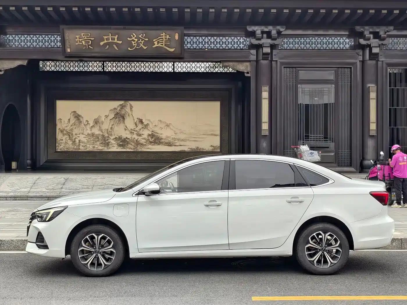 Roewe i6 MAX New Energy 2022 EV 500 Panoramic Sunroof Premium Edition — миниатюра 7