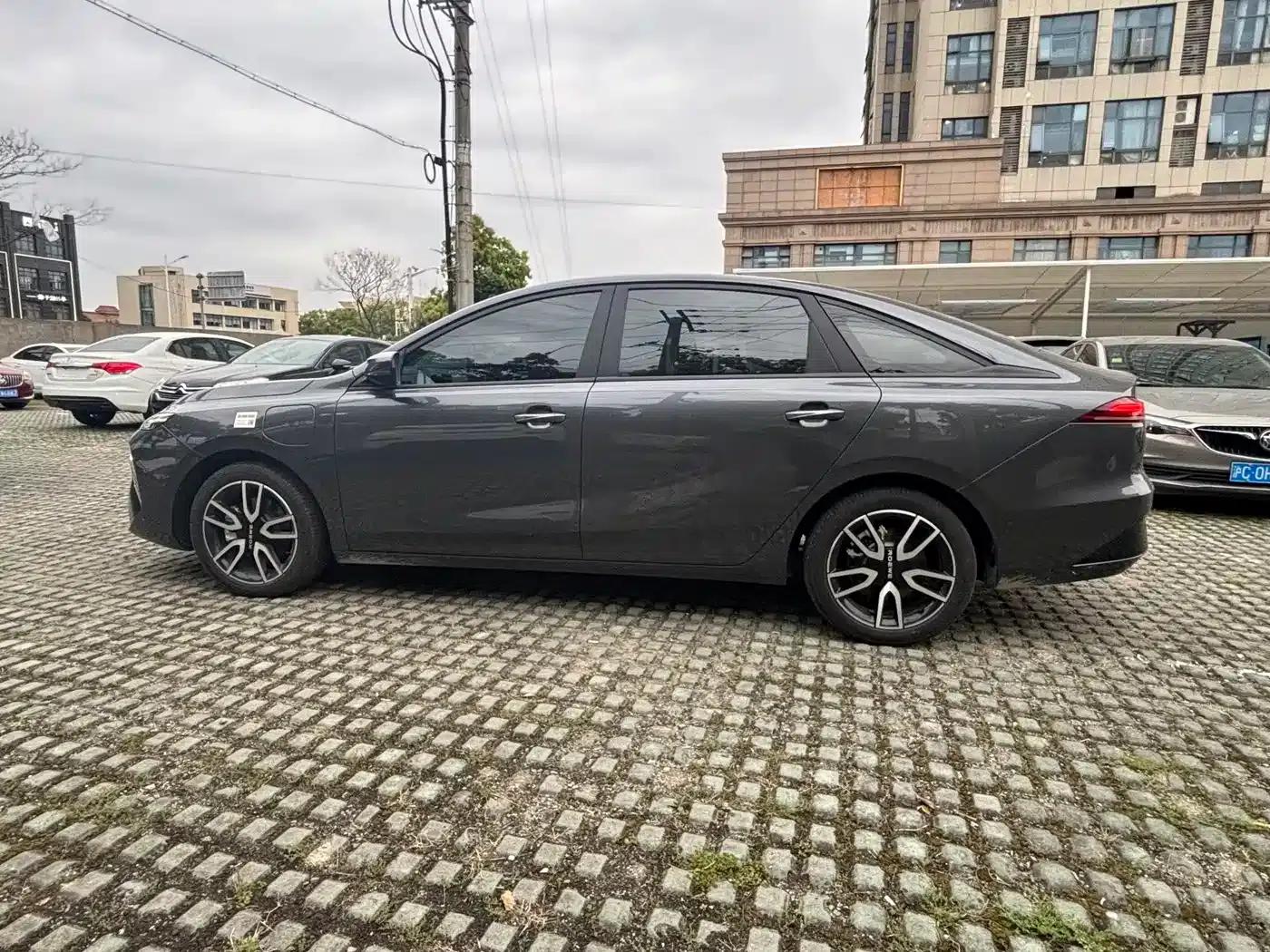 Roewe D6 2025 450km Premium Edition — миниатюра 8