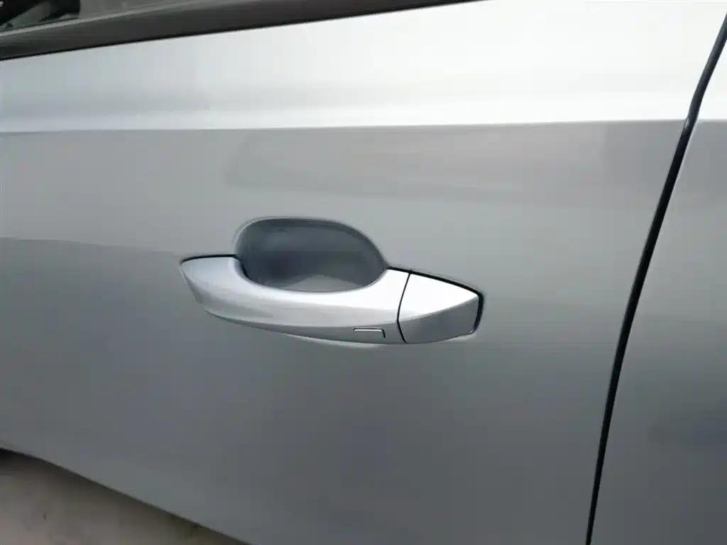 Roewe D6 2025 450km Premium Edition — миниатюра 18