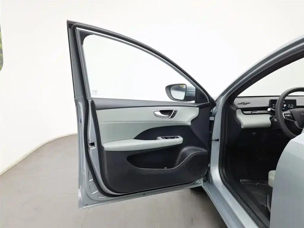 Roewe D6 2025 450km Premium Edition — миниатюра 8