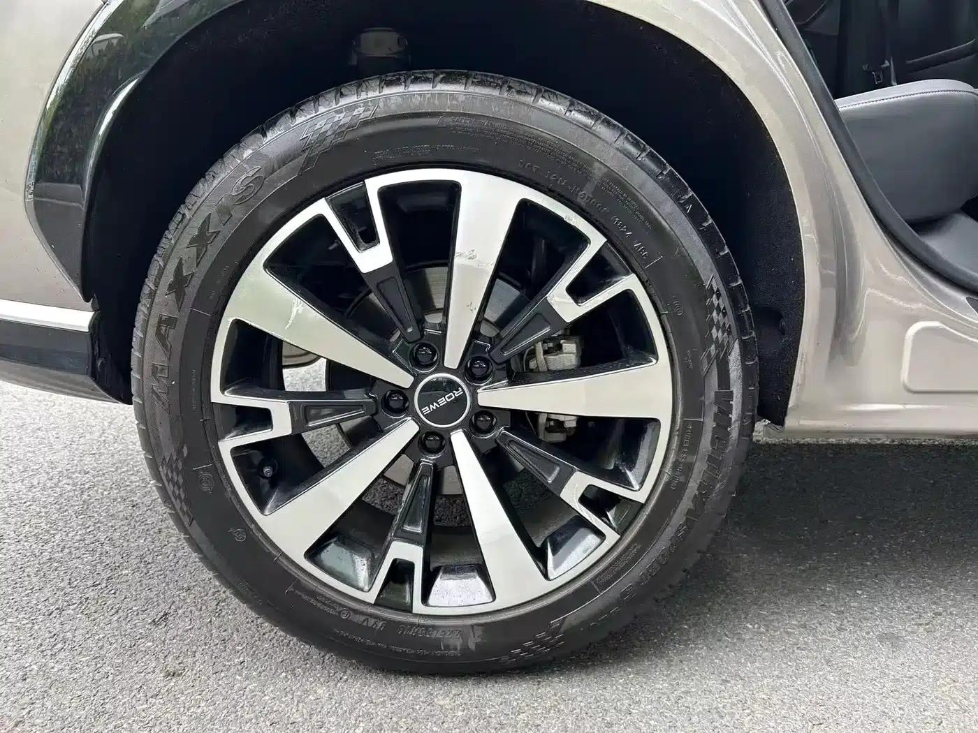 Roewe D5X DMH 2024 135 Flagship Edition — миниатюра 6