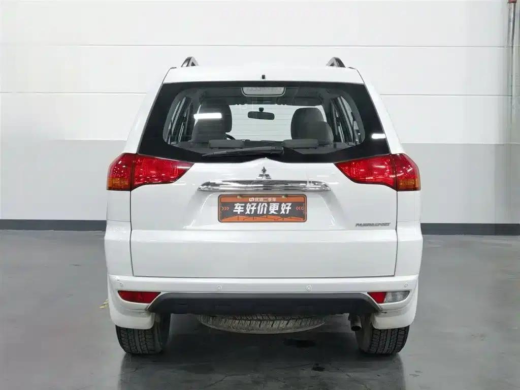 2013 Pajero Sport 3.0L Automatic 4WD Executive Edition — миниатюра 4