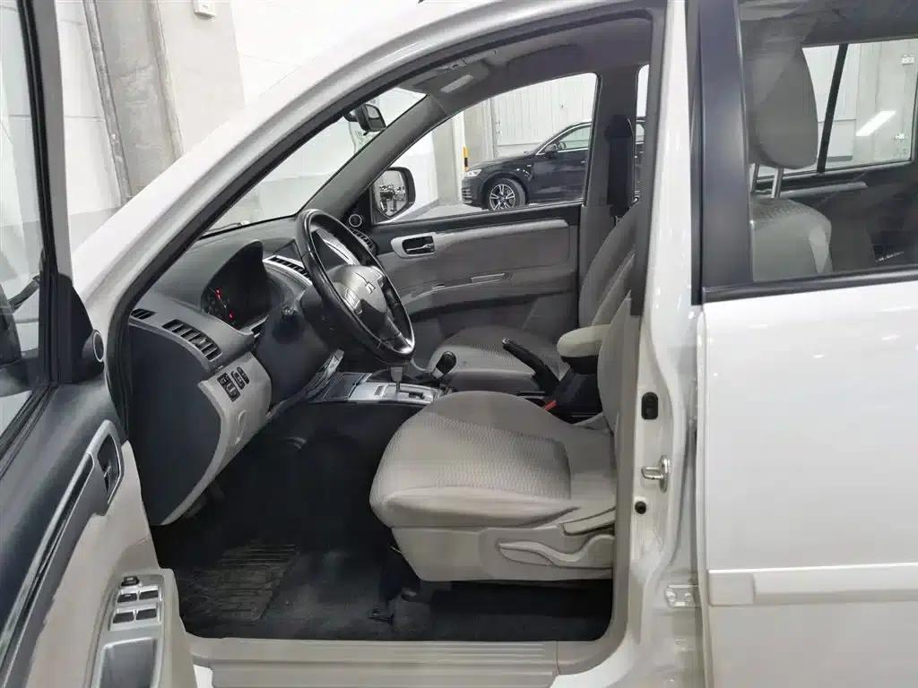 2013 Pajero Sport 3.0L Automatic 4WD Executive Edition — миниатюра 10