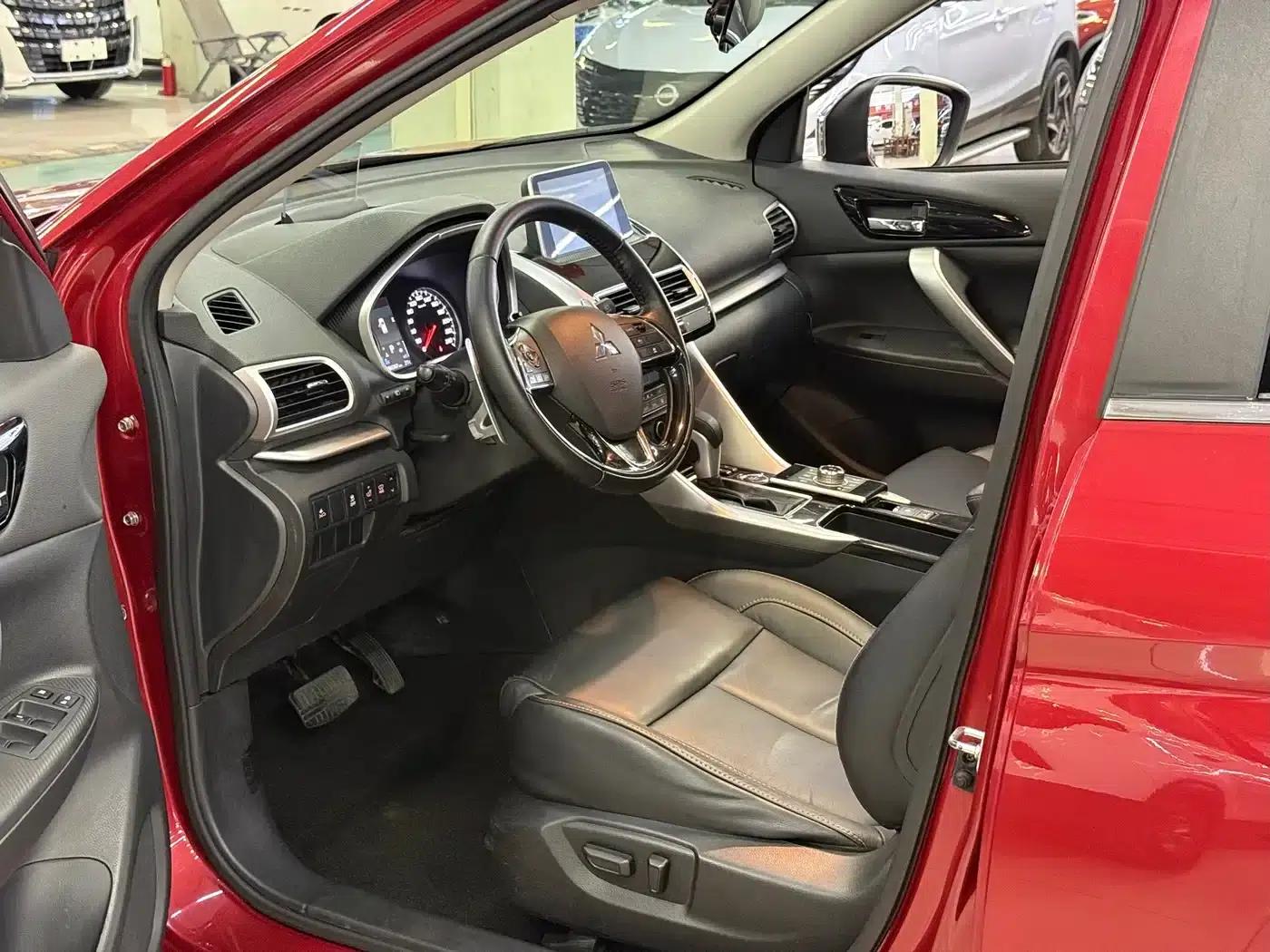 Eclipse Cross 2018 1.5T CVT 4WD True Self Edition — миниатюра 4