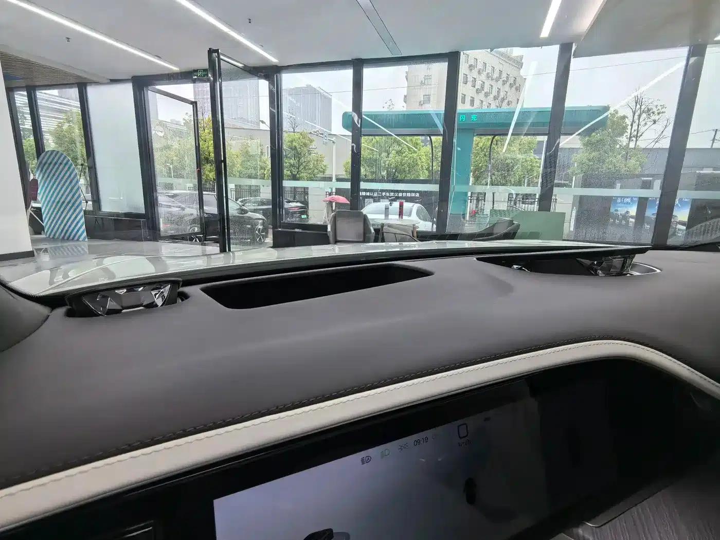 Denza Z9 2024 Model 1100km AWD Max Edition — миниатюра 17