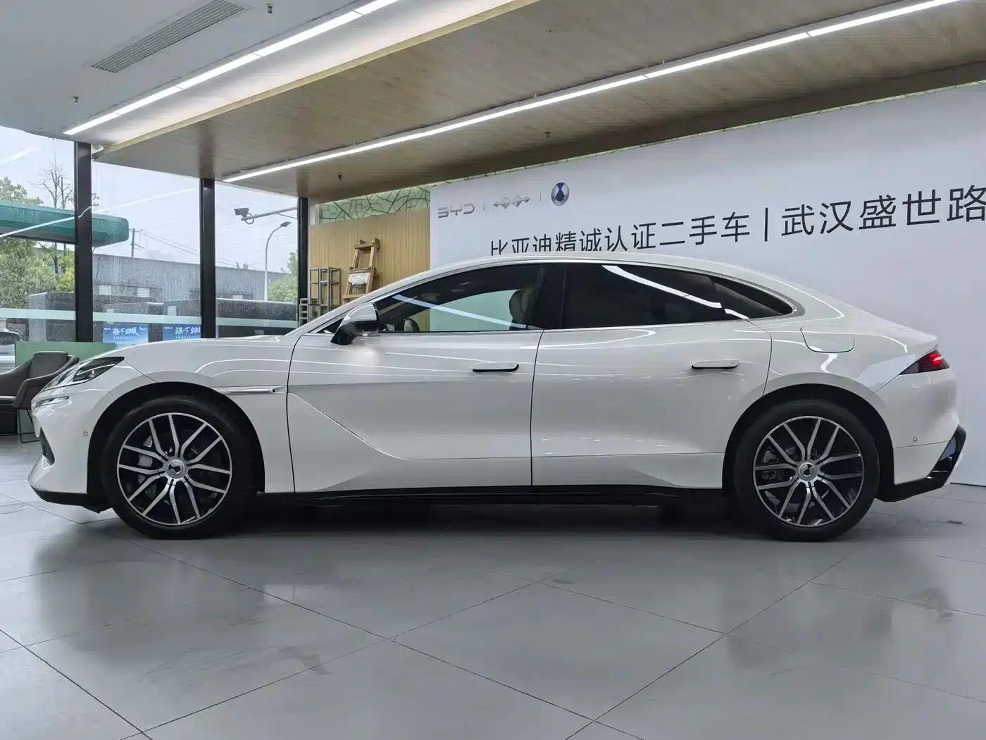 Denza Z9 2024 Model 1100km AWD Max Edition — миниатюра 3