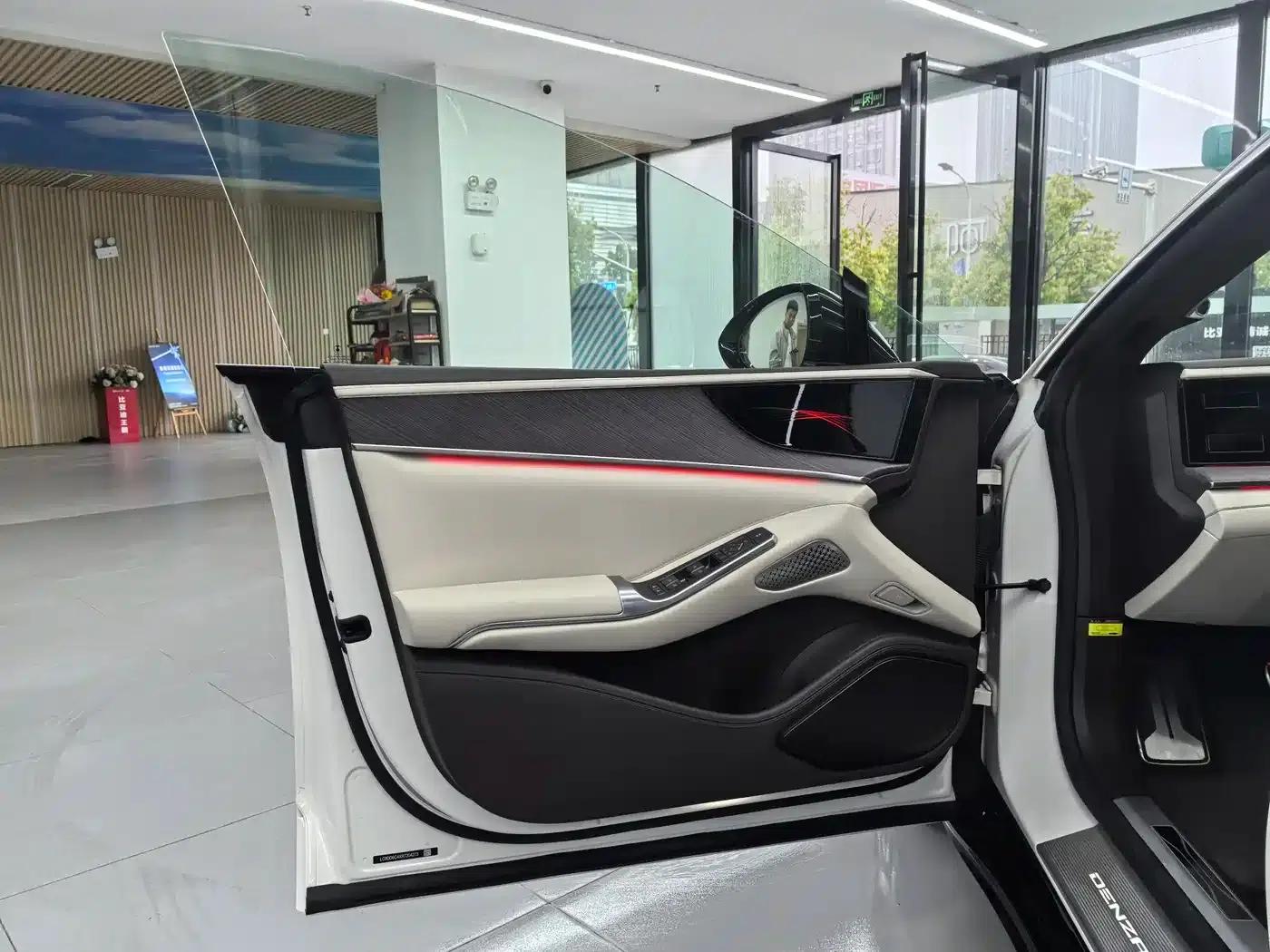 Denza Z9 2024 Model 1100km AWD Max Edition — миниатюра 8