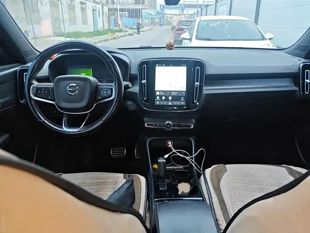 Volvo XC40 PHEV 2021 P8 Pure Electric AWD Inscription Sport Edition — миниатюра 13