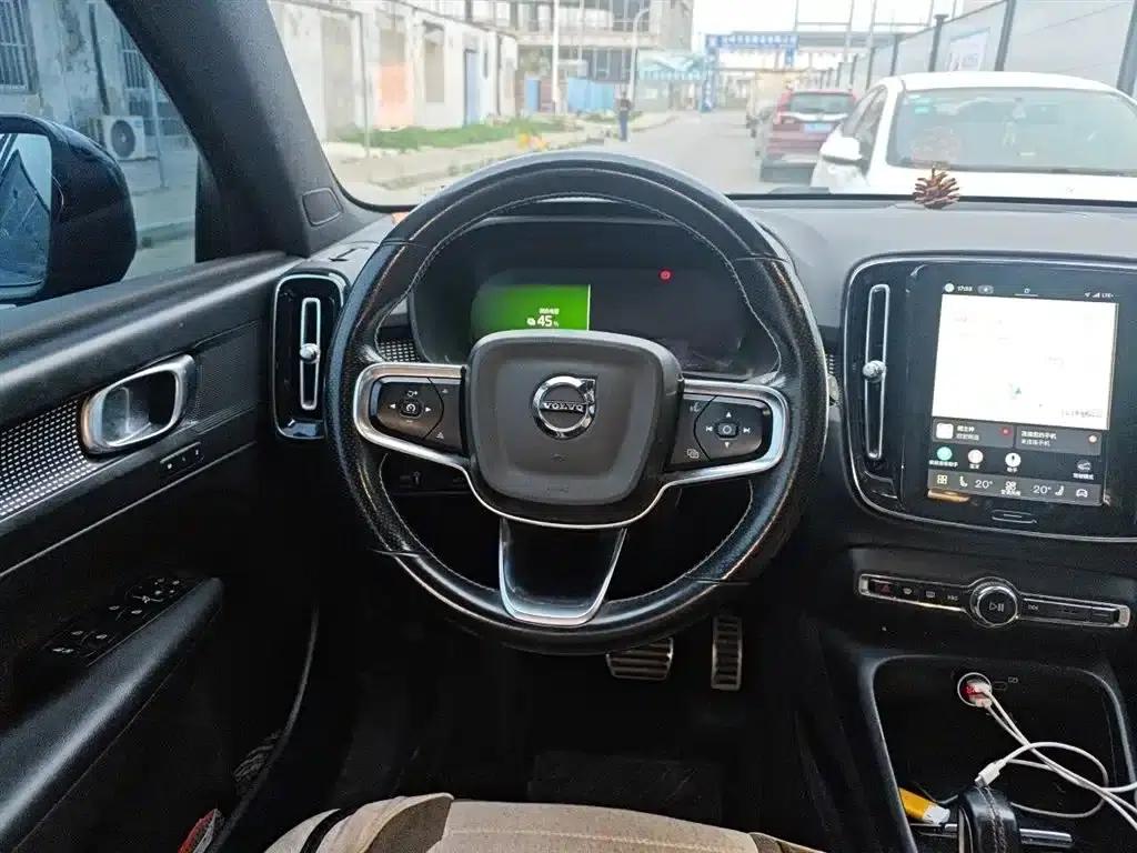 Volvo XC40 PHEV 2021 P8 Pure Electric AWD Inscription Sport Edition — миниатюра 3