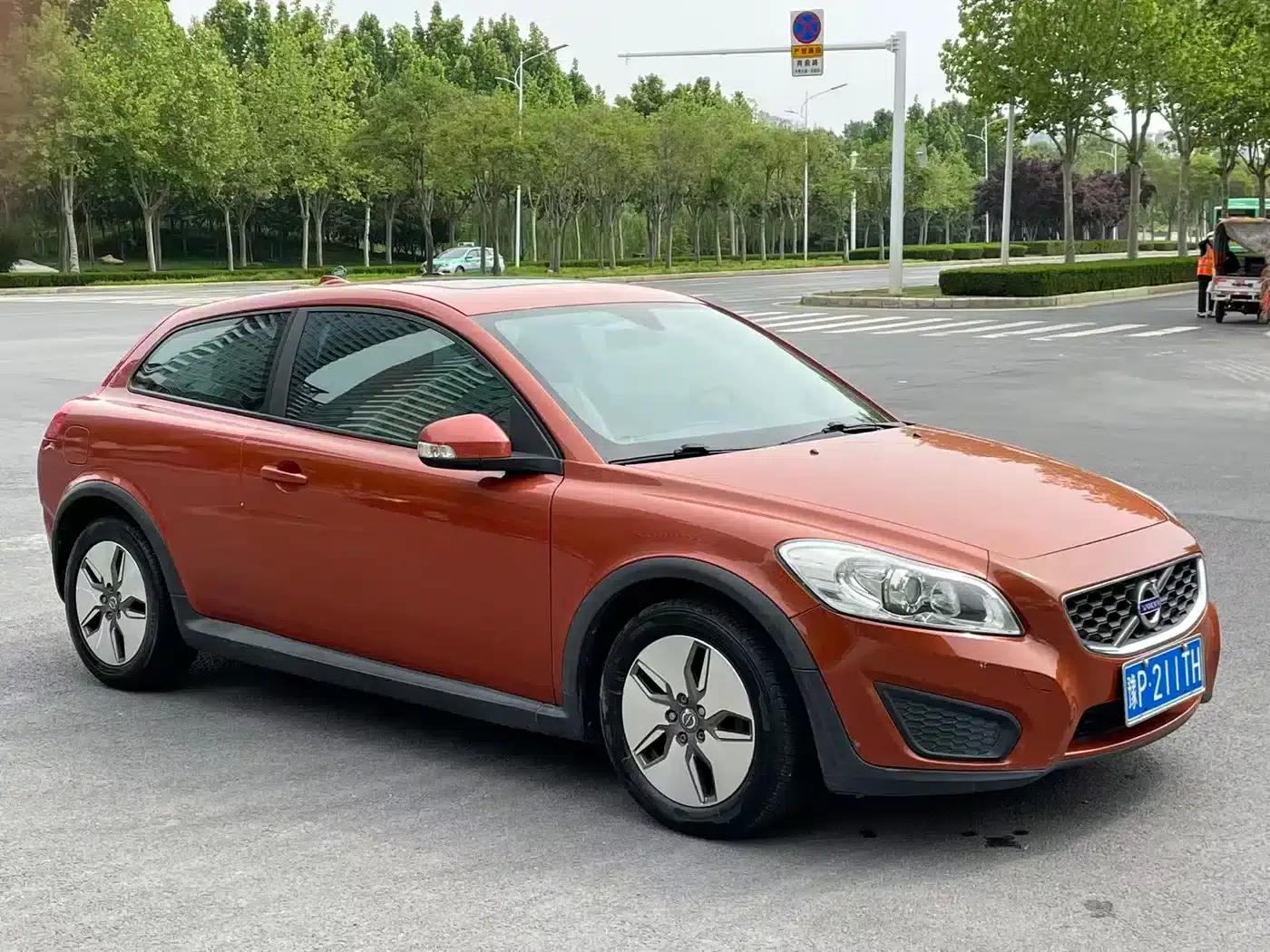 Volvo C30 2012 2.0L Aktiv Sport Package — миниатюра 3