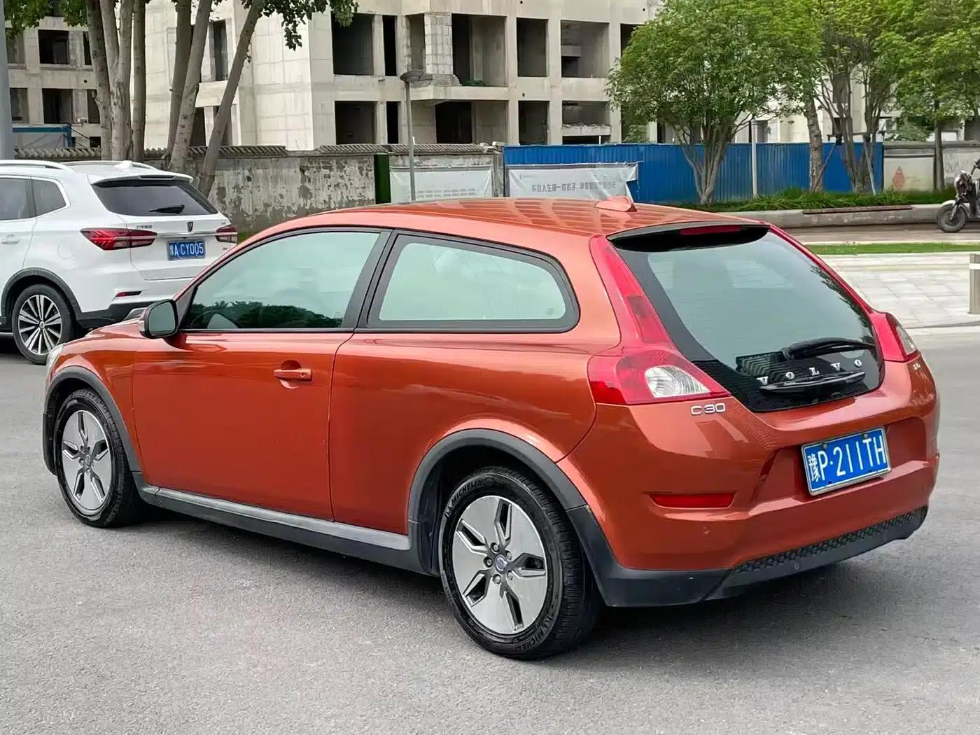 Volvo C30 2012 2.0L Aktiv Sport Package — миниатюра 9