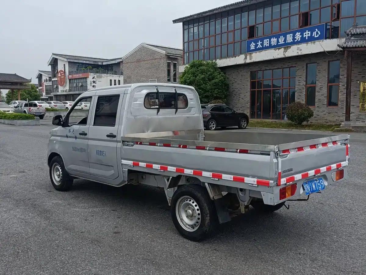 Wuling Rongguang New Card 2018 Model 1.8L Double Cab LJ479QE2 — миниатюра 6