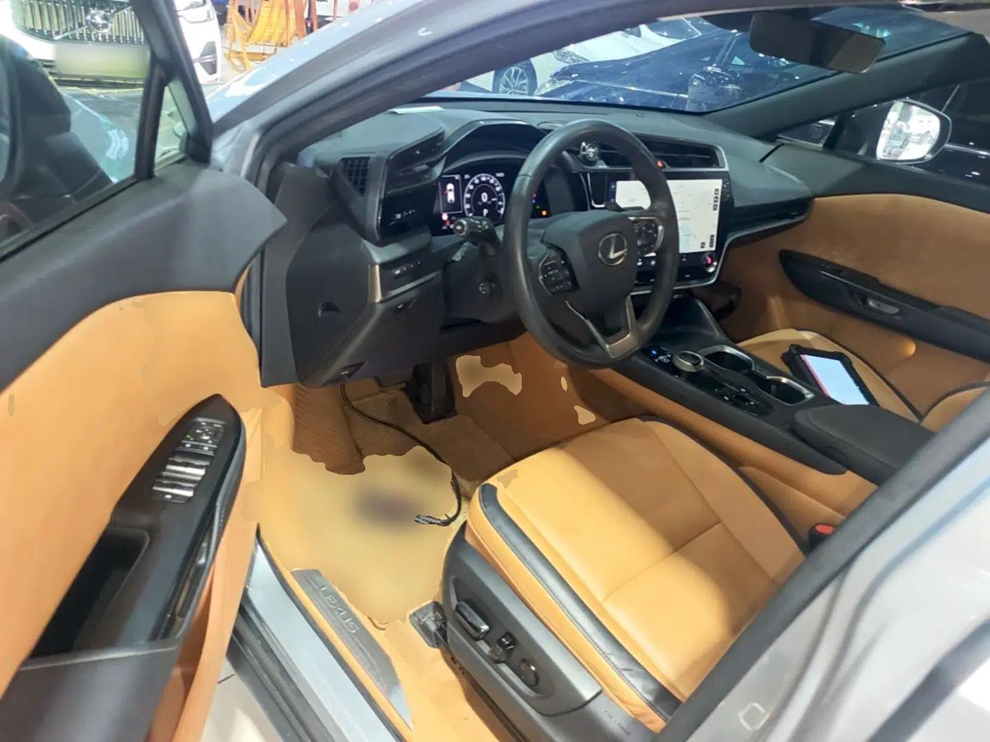Lexus RZ 2023 450e All-Wheel Drive Luxury Edition — миниатюра 19