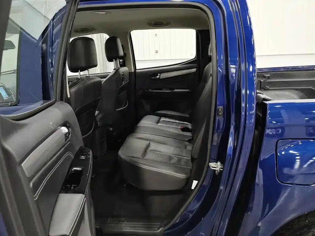 D-MAX 2018 3.0T 4WD Automatic Super Luxury Model 4JJ1-TC HI — миниатюра 15