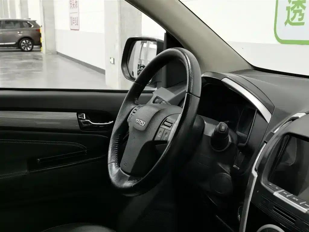 D-MAX 2018 3.0T 4WD Automatic Super Luxury Model 4JJ1-TC HI — миниатюра 22